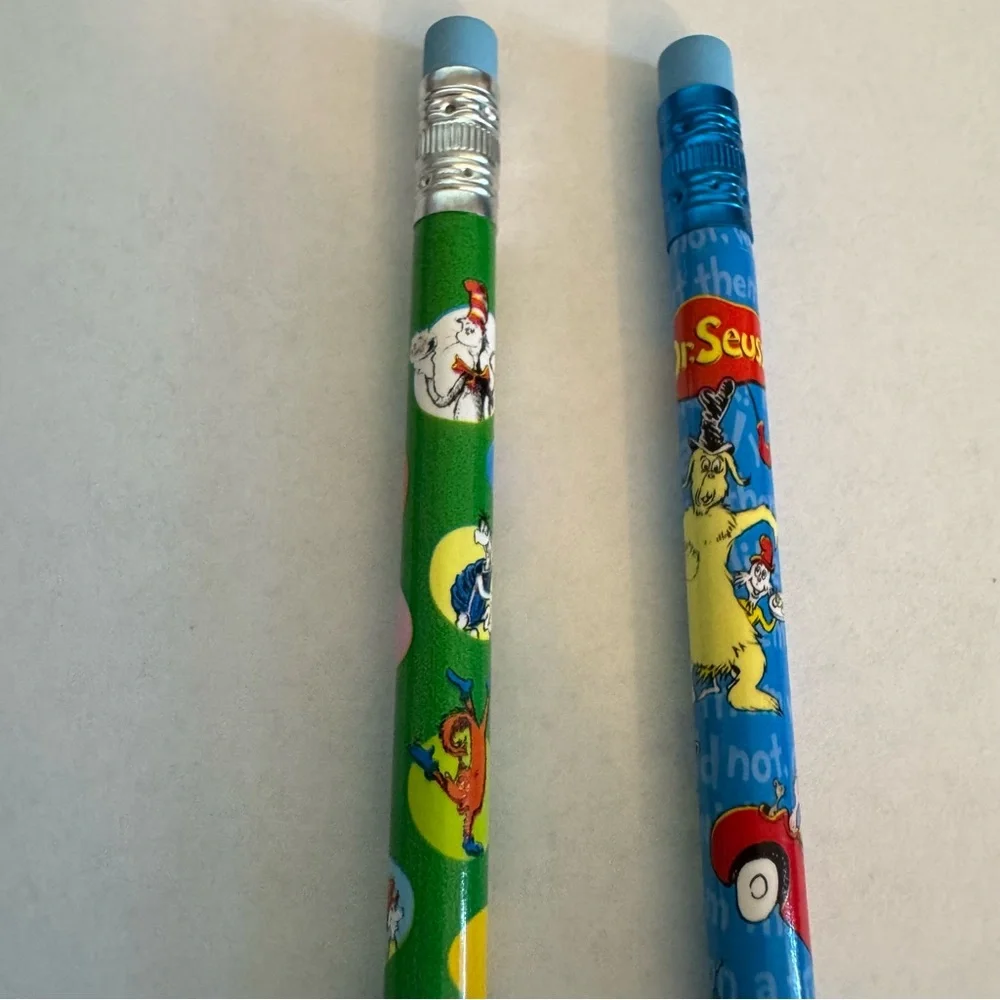 Dr. Seuss Cat in the Hat Pencil Sharpener & 2 pencils collectible school teacher